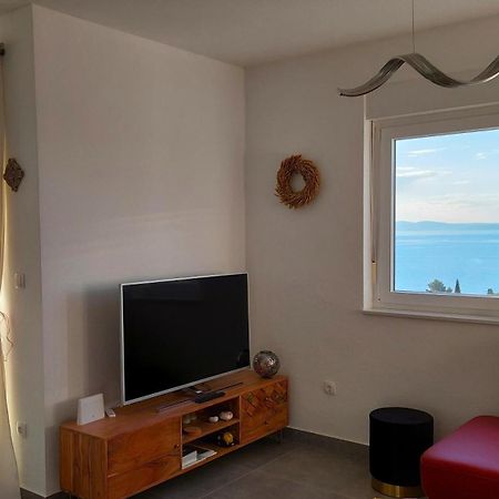 Apartment Vista Oasis With Pool And Terrace Трогир Екстериор снимка