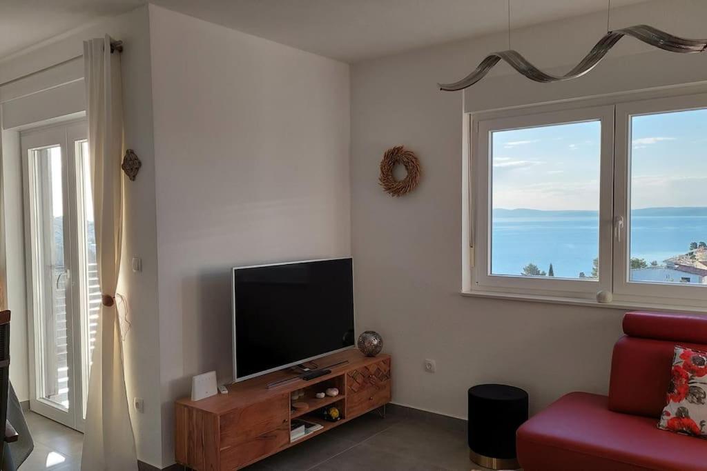 Apartment Vista Oasis With Pool And Terrace Трогир Екстериор снимка