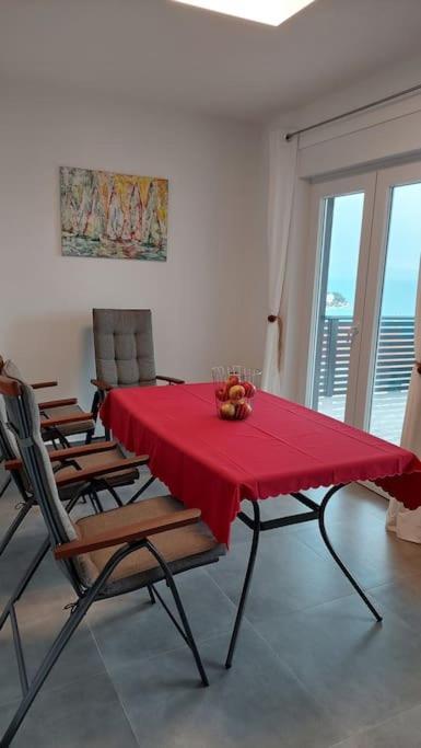 Apartment Vista Oasis With Pool And Terrace Трогир Екстериор снимка