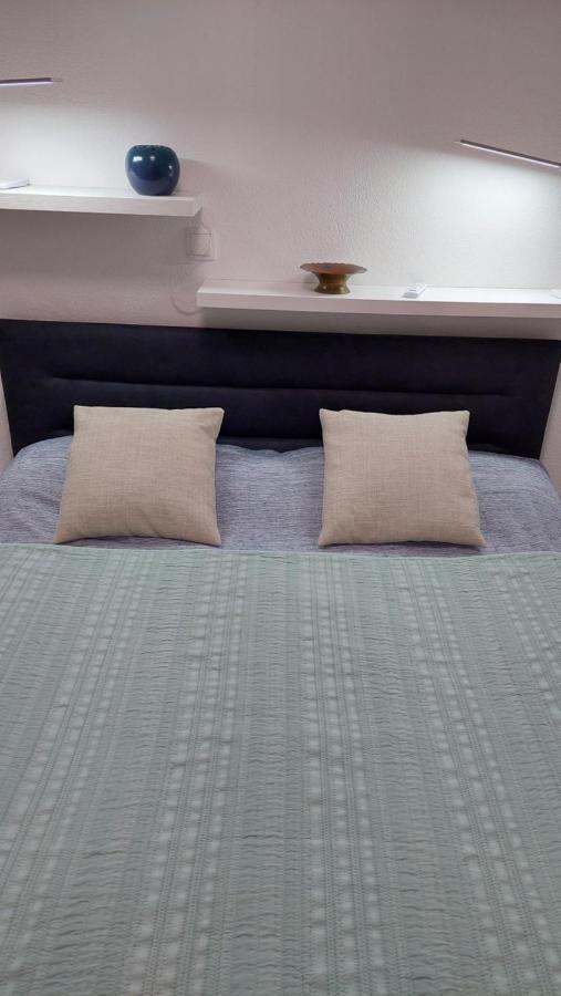 Apartment Vista Oasis With Pool And Terrace Трогир Екстериор снимка