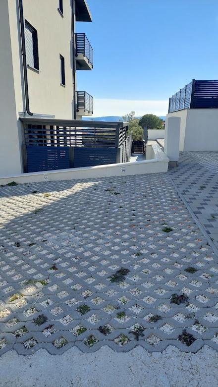 Apartment Vista Oasis With Pool And Terrace Трогир Екстериор снимка